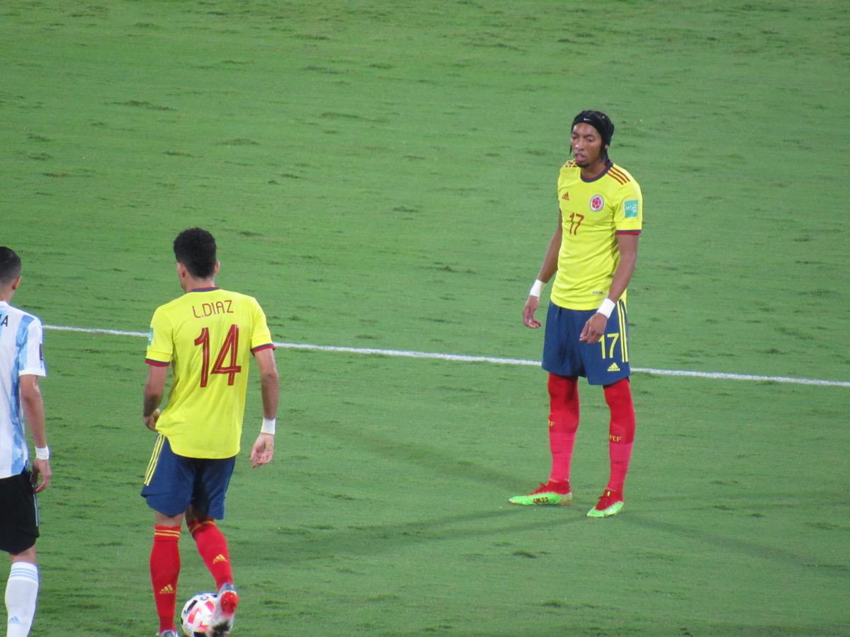 路易斯迪亚斯哥伦比亚国家队贡献全解析：咖啡军团的左路之刃