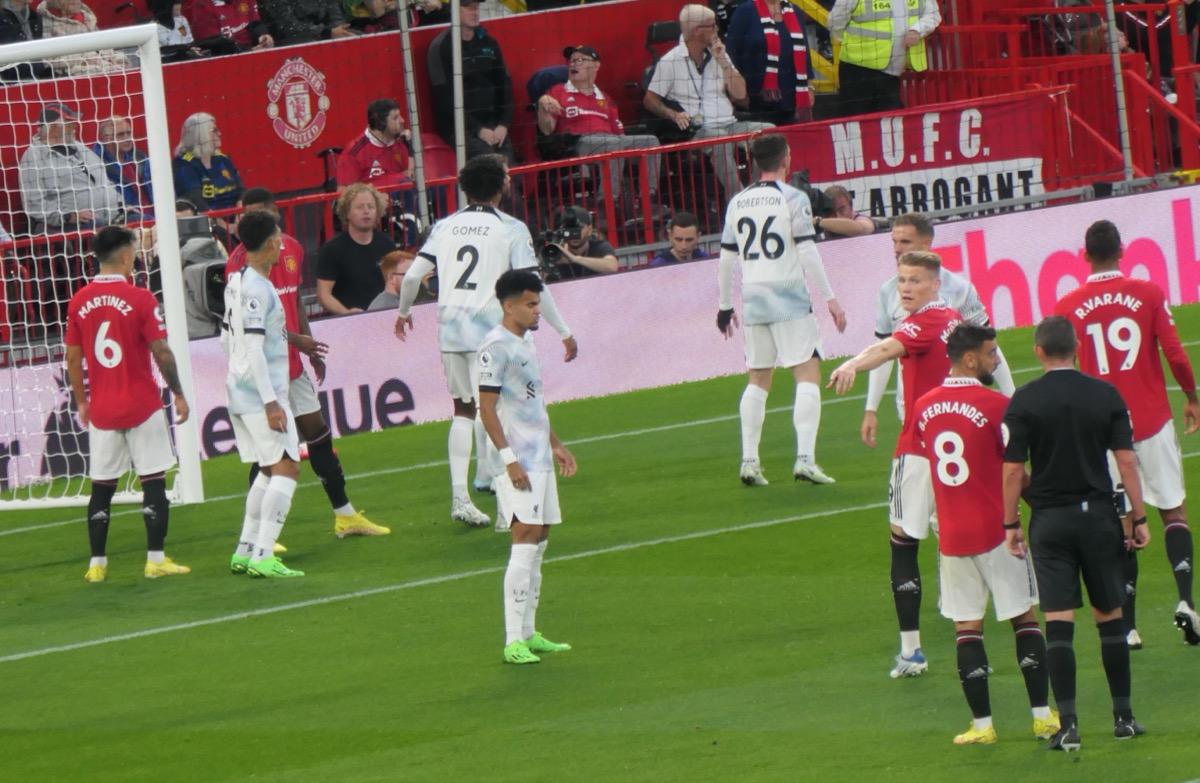 路易斯迪亚斯盘带与速度技术深度解码：左脚魔术师的突破艺术