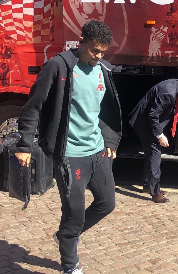 路易斯迪亚斯瓦尤族文化根源与足球：原住民之子的世界舞台之路